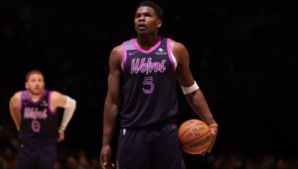 开云官方app-爱德华兹40分戈贝尔22+17 森林狼送独行侠十连败